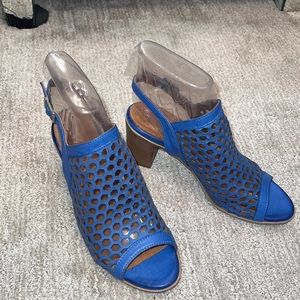 Bueno Heels NWOT